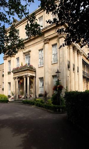 Willoughby House Hotel & Apartments チェルトナム エクステリア 写真