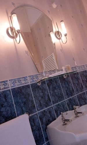 Willoughby House Hotel & Apartments チェルトナム エクステリア 写真