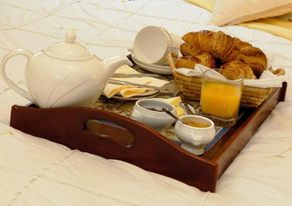 Willoughby House Hotel & Apartments チェルトナム 部屋 写真