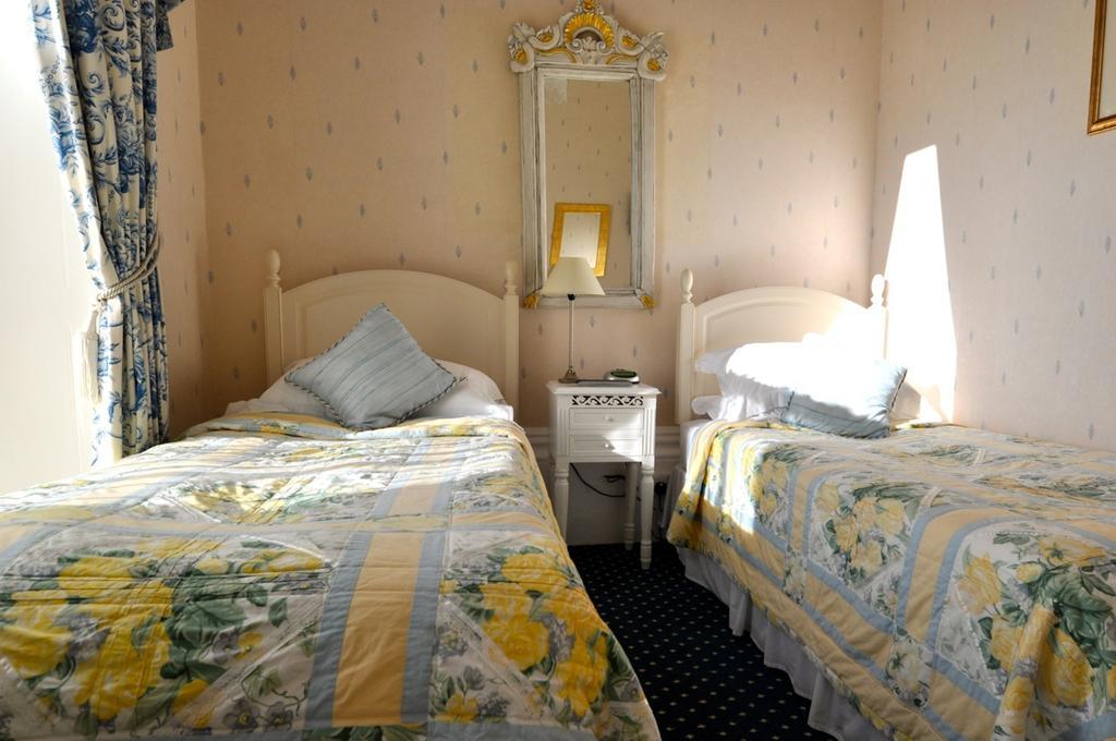 Willoughby House Hotel & Apartments チェルトナム 部屋 写真
