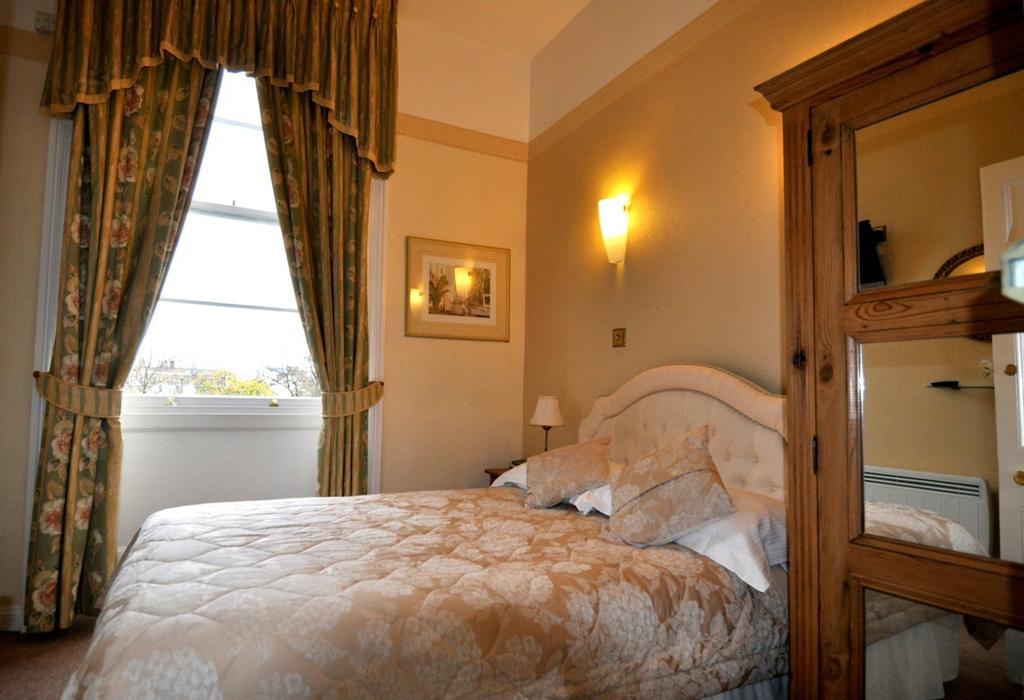 Willoughby House Hotel & Apartments チェルトナム 部屋 写真