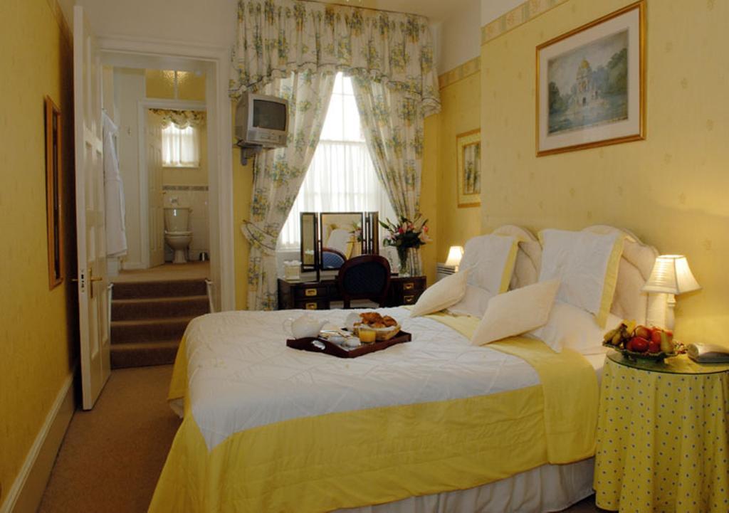 Willoughby House Hotel & Apartments チェルトナム 部屋 写真