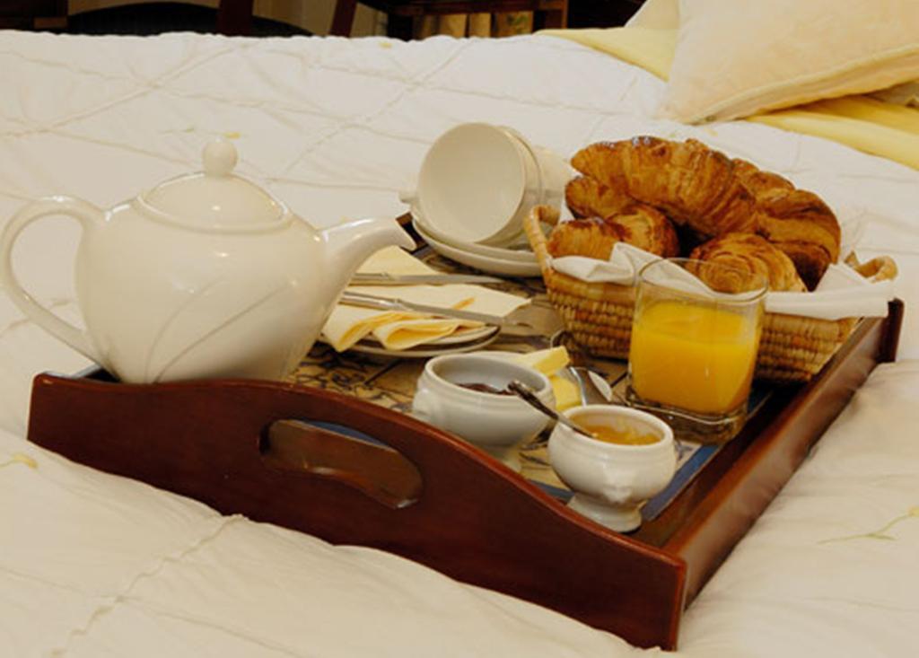 Willoughby House Hotel & Apartments チェルトナム 部屋 写真