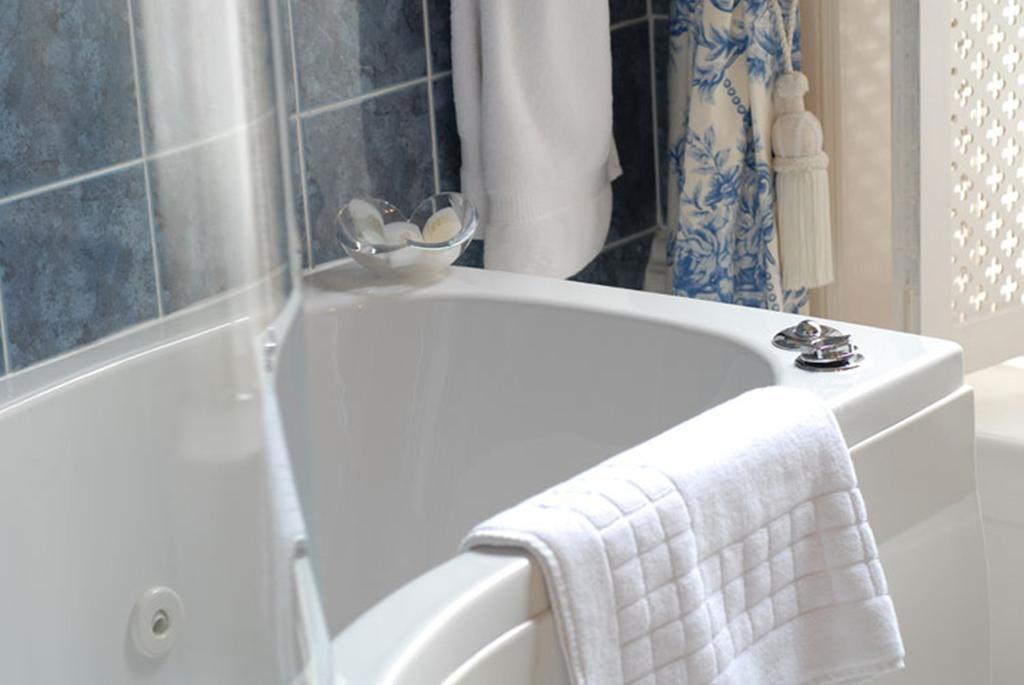 Willoughby House Hotel & Apartments チェルトナム 部屋 写真